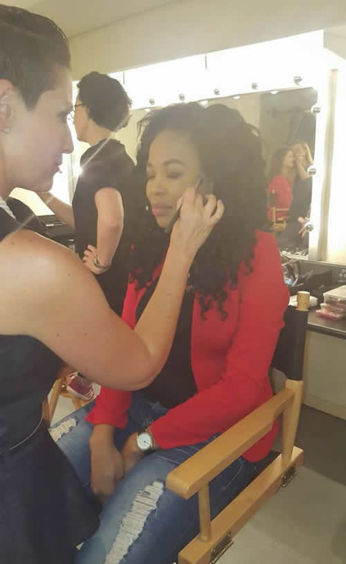 Mmatema Moremi getting a hairdo in preparation for the Idols SA Season 11 Grand Finale